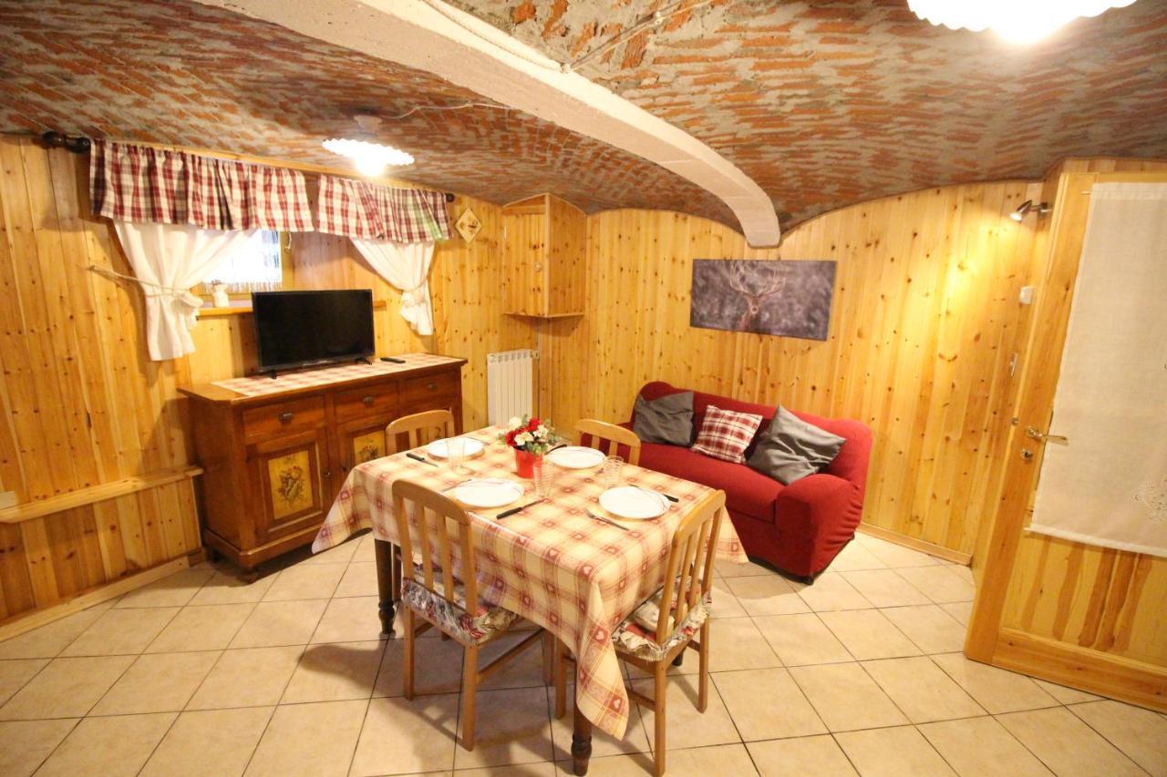 L'Ermellino Bilocale In Centro - Affitti Brevi Italia Brusson Exterior foto